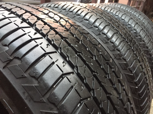 ยาง Bridgestone 265 60 18 ปลายปี14 ดอกเต็ม ไม่มีปะ ใช้ยาว ราคาไม่แพง