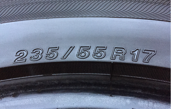 ยาง Yokohama 235 55 17 ปลายปี13 ดอกเยอะ พร้อมใช้งาน ราคาไม่แพง ยาง Yokohama 235 55 17 ปลายปี13 ดอกเยอะ พร้อมใช้งาน ราคาไม่แพง