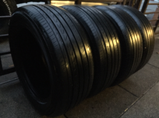 ยาง Yokohama 235 55 17 ปลายปี13 ดอกเยอะ พร้อมใช้งาน ราคาไม่แพง