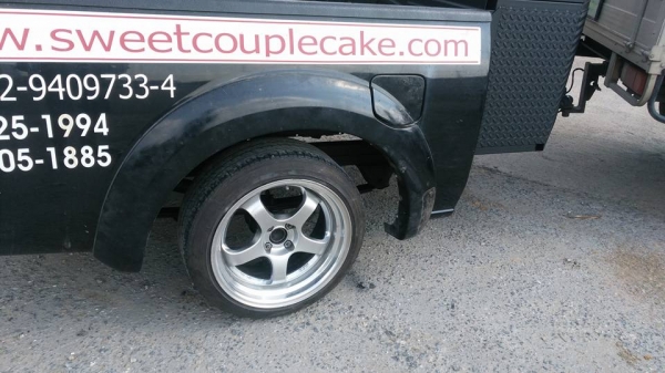 ขายครับ 48000บาท อย่างหล่อ ปลั๊กไฟครบ ล้อแม็ก17x9" มีกล่องเก็บของด้านหน้า หัวบอล 2" รถเก๋งลากได้ครับ 083 5996979