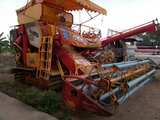 ขายรถเกี่ยว เกษตรพัฒนาปี56 ปลดหนี้hino jo8c260 พร้อมเทรลเลอร์หัวยาว 145พร้อมใช้งานทะเบียนครบ พร้อมใช้งาน