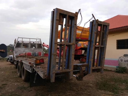 ขายรถเกี่ยว เกษตรพัฒนาปี56 ปลดหนี้hino jo8c260 พร้อมเทรลเลอร์หัวยาว 145พร้อมใช้งานทะเบียนครบ พร้อมใช้งาน