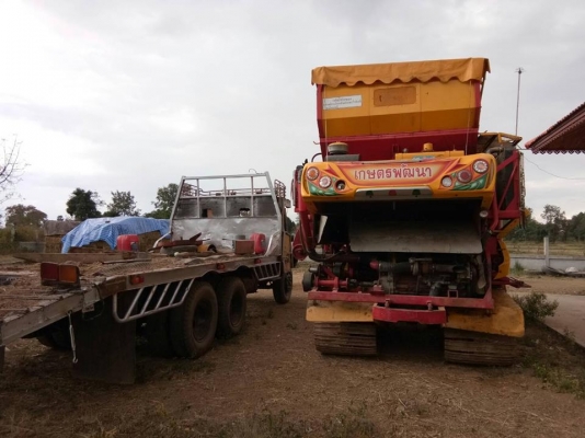 ขายรถเกี่ยว เกษตรพัฒนาปี56 ปลดหนี้hino jo8c260 พร้อมเทรลเลอร์หัวยาว 145พร้อมใช้งานทะเบียนครบ พร้อมใช้งาน