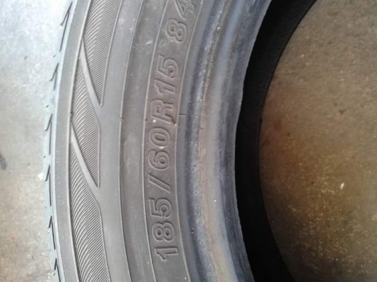 185/60R15  YOKOHAMA ชุด 4 เส้น  tel. 081-427-3941