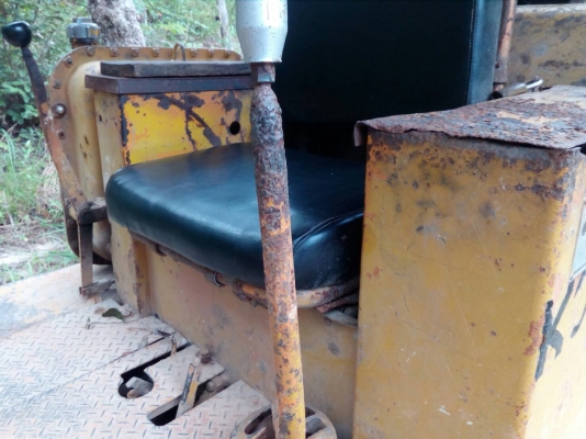 ขายรถแทรคเตอร์ KOMATSU D50A-15 ห้องเลี้ยวแห้ง ราคา 500000