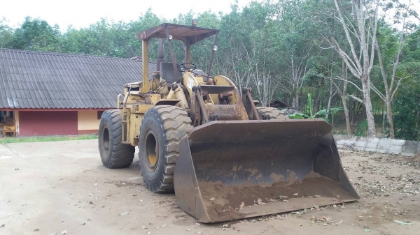 ขายรถตักล้อยาง CAT 950 ราคา 350000 ขายรถตักล้อยาง CAT 950 ราคา 350000