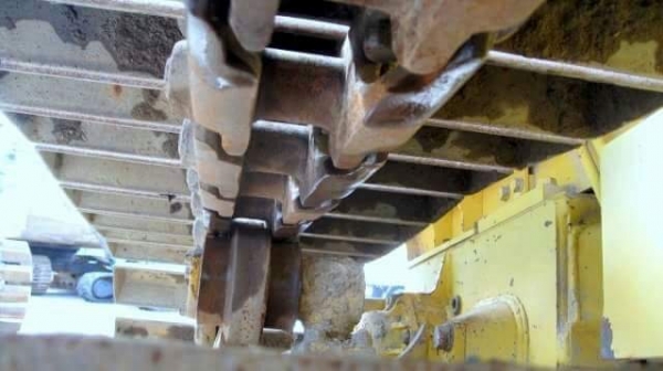 ขายรถดัน KOMATSU D20P-7E  เก่าญี่ปุ่นแท้..สภาพสวย..ชั่วโมงน้อย....ลองระบบกันได้ทุกวัน โทร  089-3818694 ดวงนภา