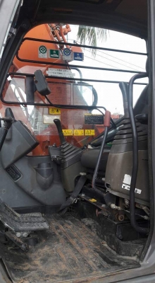 ขายHITACHI ZX135US  เก่าญี่ปุ่นแท้  สภาพสวย...เครื่องปั๊มดี  มีลายแย๊ก...ลองระบบกันได้ทุกวัน...โทร..089-3818694  ดวงนภา