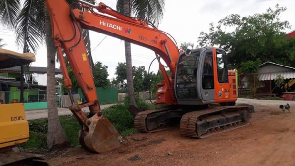 ขายHITACHI ZX135US  เก่าญี่ปุ่นแท้  สภาพสวย...เครื่องปั๊มดี  มีลายแย๊ก...ลองระบบกันได้ทุกวัน...โทร..089-3818694  ดวงนภา