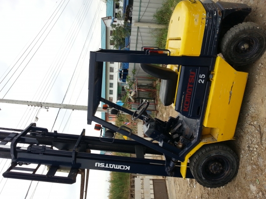 ขายรถยก 2.5 ตัน ยกสูง 5.0 บาท