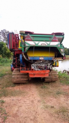 รถเกี่ยวข้าวศักพัฒนา