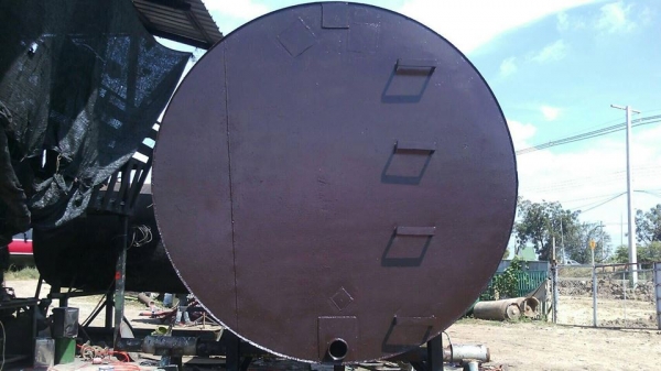 ถังน้ำมัน 13,000 ลิตร สภาพดี จากร้านวินิตรครับ / ยังมีถังมากมายหลายรายการให้เลือก มาดูที่ร้านได้ครับ