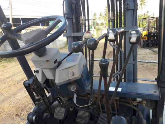 ขายรถยก KOMATSU FG20-11 เครื่องเบนซิน เกียร์ธรรมดา เสาสูง 3 เมตร ยกได้ 2 ตัน ติดต่อ 098-7962549 ขายรถยก KOMATSU FG20-11 เครื่องเบนซิน เกียร์ธรรมดา เสาสูง 3 เมตร ยกได้ 2 ตัน ติดต่อ 098-7962549