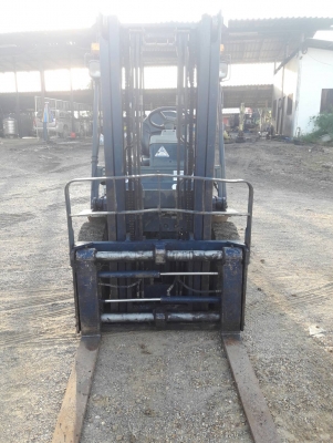 ขายรถยก KOMATSU FG20-11 เครื่องเบนซิน เกียร์ธรรมดา เสาสูง 3 เมตร ยกได้ 2 ตัน ติดต่อ 098-7962549 ขายรถยก KOMATSU FG20-11 เครื่องเบนซิน เกียร์ธรรมดา เสาสูง 3 เมตร ยกได้ 2 ตัน ติดต่อ 098-7962549