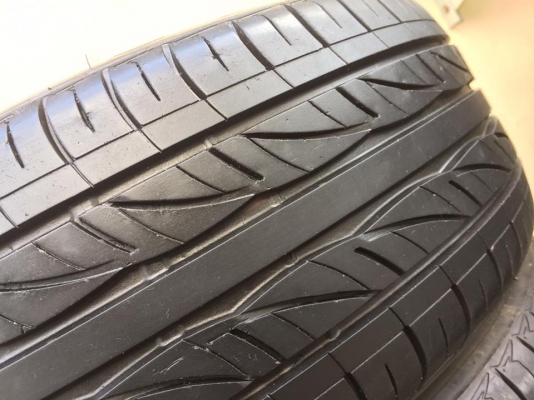 ขายยาง FIRESTONE F01 215-55-17 ปี15 ดอกหนาจัด ไม่มีตำหนิ ชุดละ 5,500 บาท