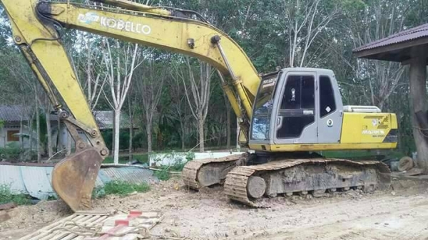ขายรถแบคโฮ KOBELCO SK200-/// เอกสารเล่ม ระบบไฟเต็ม ซีเรียลสูงเก๋งเทา ราคา 730000