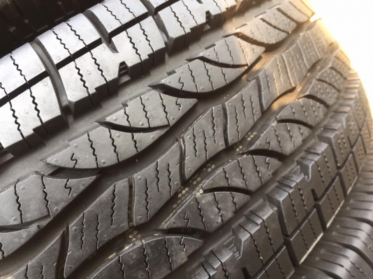 ขายยาง MAXXIS 770 BRAVO H/T 31x10.5r15 ปี14 สภาพยางใหม่ป้ายแดง ตุ่มหน้ายางอยู่ทุกเส้น ชุดละ 7,500 บาท