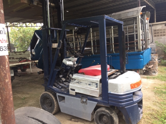 โคมัสสุ  1.5ตัน.  เสาสูง3เมตร.  ใช้งานได้มีกะบะยกพร้อมขาย 55000