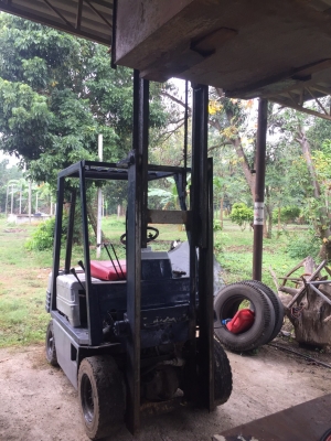 โคมัสสุ  1.5ตัน.  เสาสูง3เมตร.  ใช้งานได้มีกะบะยกพร้อมขาย 55000