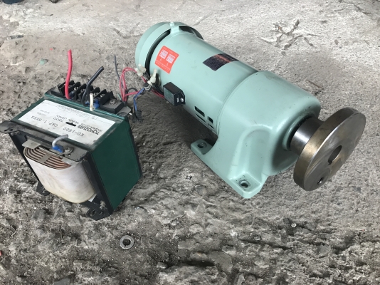 ( เหลือ 1 ตัวครับ )ขายมอเตอร์เกียร์ Tsubaki 100w อัตราทด 1:200 มีระบบเบรคในตัว made in Japan มีหม้อแปลงมาพร้อม ต่อไฟ 220V ไฟบ้านได้เลยครับ มี 3ชุด