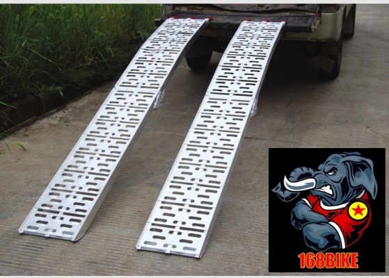 บันไดอลูมิเนียมสำหรับนำมอเตอร์ไซค์ขึ้นรถกระบะเพื่อขนย้าย2,500บ.