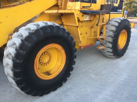 ขายค้าบ !! KOMATSU WA300-1 นำเข้าจากญี่ปุ่น สวยเดิม