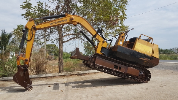 ขายถูกๆด่วนรถแบคโฮมิตซูมิชิ MS 035เคื่อง4สูบปั่ม3ตอนเท่าPC30แทคหล็ก รถนอกเพิ่งเข้ามาใหม่สถาพพร้อมใช้ยังไม่เคยใช้งานในไทยเลย