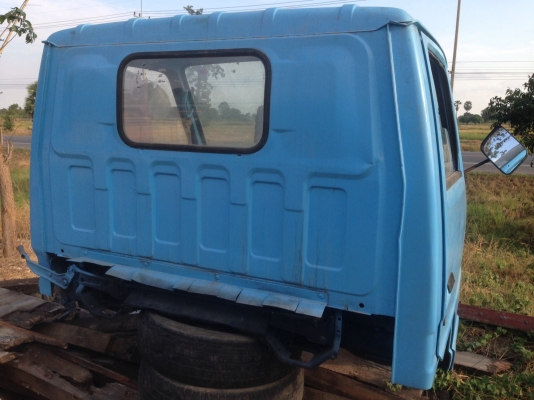 หัวรถNKR เก็บสีเก็บงานแล้ว เบาะหุ้มใหม่