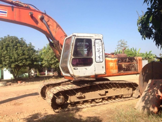 ขายรถแบคโคฮิตาชิ HITACHI EX200-1 ซีเรียลสูงรถพร้อมใช้งาน ราคาคุยกันได้ครับ