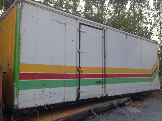 ตู้แห้งบรรทุกสินค้ายาว7เมตรกว่า พร้อมใช้งาน