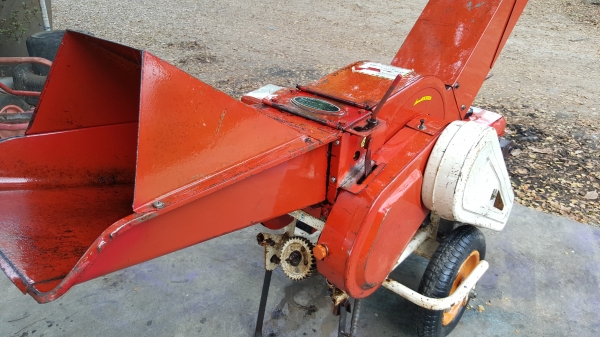 เครื่องสับกิ่งไม้พร้อมใช้งาน 5 แรง 4 จังหวะ ต่อรองได้ขายได้ขาย ราคา 16800 บาท