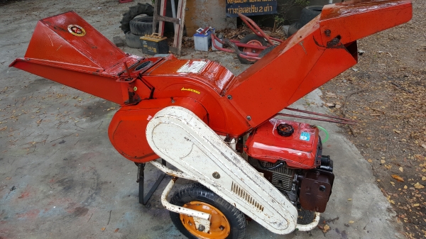เครื่องสับกิ่งไม้พร้อมใช้งาน 5 แรง 4 จังหวะ ต่อรองได้ขายได้ขาย ราคา 16800 บาท