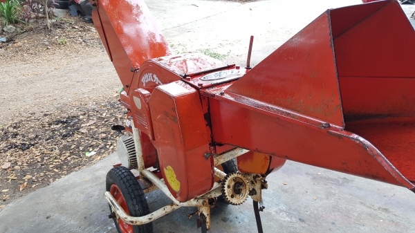 เครื่องสับกิ่งไม้พร้อมใช้งาน 5 แรง 4 จังหวะ ต่อรองได้ขายได้ขาย ราคา 16800 บาท