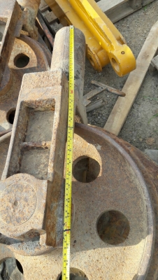 ล้อนำของรถขุดขนาด100-200 เส้นผ่าศูนย์กลาง35cm สันกว้าง 6.5cm ปีกล้อนำ 3.5cm กึ่งกลาง-กึ่งกลางรู15cm จากสันรู-สุด 65.5cm แป้นซ้าย-ขวา 10cm คู่ละ 8,500 บาท ล้อนำของรถขุดขนาด100-200 เส้นผ่าศูนย์กลาง35cm สันกว้าง 6.5cm ปีกล้อนำ 3.5cm กึ่งกลาง-กึ่งกลางรู15cm จากสันรู-สุด 65.5cm แป้นซ้าย-ขวา 10cm คู่ละ 8,500 บาท