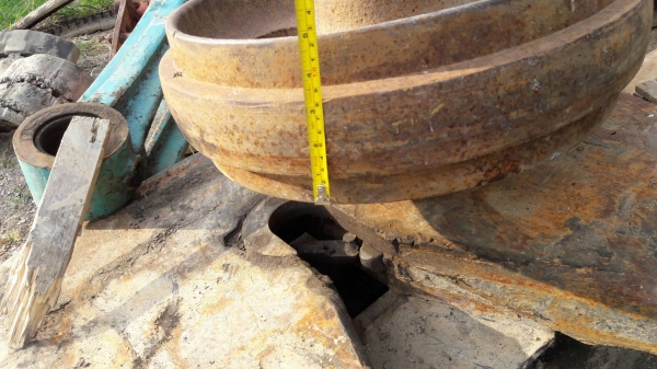 ล้อนำของรถขุดขนาด100-200 เส้นผ่าศูนย์กลาง35cm สันกว้าง 6.5cm ปีกล้อนำ 3.5cm กึ่งกลาง-กึ่งกลางรู15cm จากสันรู-สุด 65.5cm แป้นซ้าย-ขวา 10cm คู่ละ 8,500 บาท ล้อนำของรถขุดขนาด100-200 เส้นผ่าศูนย์กลาง35cm สันกว้าง 6.5cm ปีกล้อนำ 3.5cm กึ่งกลาง-กึ่งกลางรู15cm จากสันรู-สุด 65.5cm แป้นซ้าย-ขวา 10cm คู่ละ 8,500 บาท