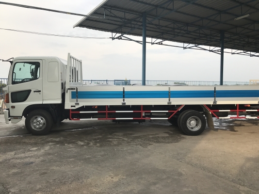 HINO FD3J เครื่องยนต์ 220 แรงม้า หัวมีแค็บ กระบะเหล็กข้างปีเนียมต่อใหม่ยาว 6.10 เมตร รถสวยพร้อมใช้งาน