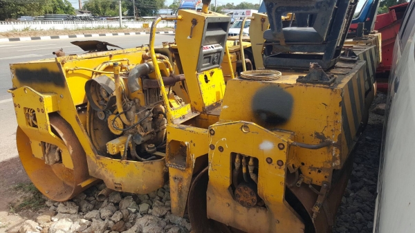 ขาย รถบดสั่นสะเทือนขนาดเล็ก ล้อเหล็กหน้า-หลัง BITELLI เครื่องดอยซ์ 2 สูบ ขายตามสภาพ ให้ไปเช็คเองนะครับ ขาย รถบดสั่นสะเทือนขนาดเล็ก ล้อเหล็กหน้า-หลัง BITELLI เครื่องดอยซ์ 2 สูบ ขายตามสภาพ ให้ไปเช็คเองนะครับ