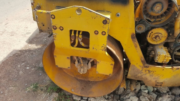 ขาย รถบดสั่นสะเทือนขนาดเล็ก ล้อเหล็กหน้า-หลัง BITELLI เครื่องดอยซ์ 2 สูบ ขายตามสภาพ ให้ไปเช็คเองนะครับ ขาย รถบดสั่นสะเทือนขนาดเล็ก ล้อเหล็กหน้า-หลัง BITELLI เครื่องดอยซ์ 2 สูบ ขายตามสภาพ ให้ไปเช็คเองนะครับ