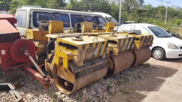 ขาย รถบดสั่นสะเทือนขนาดเล็ก ล้อเหล็กหน้า-หลัง BITELLI เครื่องดอยซ์ 2 สูบ ขายตามสภาพ ให้ไปเช็คเองนะครับ