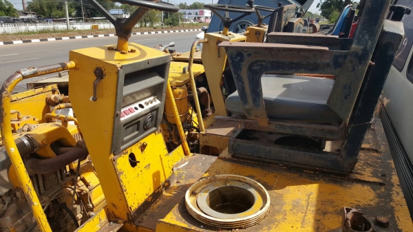 ขาย รถบดสั่นสะเทือนขนาดเล็ก ล้อเหล็กหน้า-หลัง BITELLI เครื่องดอยซ์ 2 สูบ ขายตามสภาพ ให้ไปเช็คเองนะครับ ขาย รถบดสั่นสะเทือนขนาดเล็ก ล้อเหล็กหน้า-หลัง BITELLI เครื่องดอยซ์ 2 สูบ ขายตามสภาพ ให้ไปเช็คเองนะครับ