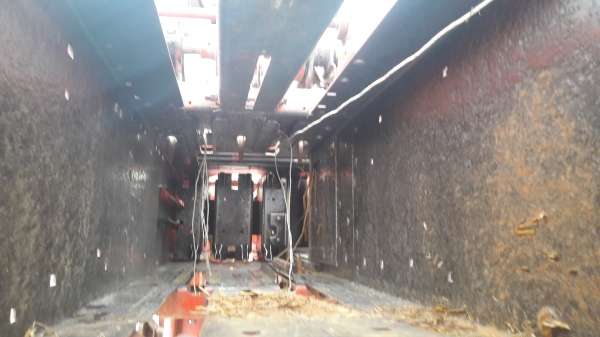 เครื่องอัดฟางแมสซี่124ป้ายเหลืองฝรั่งเศส