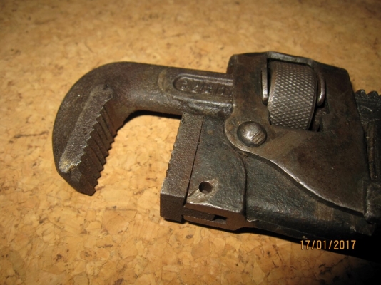 ประแจคอม้ายี่ห้อ T.S.C. ของ U.S.A.รุ่นโบราณ  อายุุ 60-70 ปี