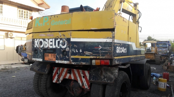ขายรถแบคโฮล้อยาง KOBELCO SK04 WS พร้อมบุ้งกี๋กับหัวกระแทก พร้อมใช้งาน ราคา 550000