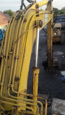 ขายรถแบคโฮล้อยาง KOBELCO SK04 WS พร้อมบุ้งกี๋กับหัวกระแทก พร้อมใช้งาน ราคา 550000