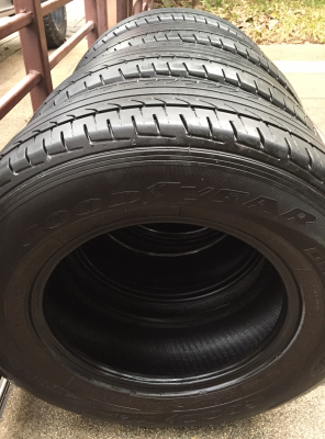 ยาง Goodyear 215 70 15 ปี16 ดอกเยอะ ไม่มีปะ ราคาไม่แพง ยาง Goodyear 215 70 15 ปี16 ดอกเยอะ ไม่มีปะ ราคาไม่แพง