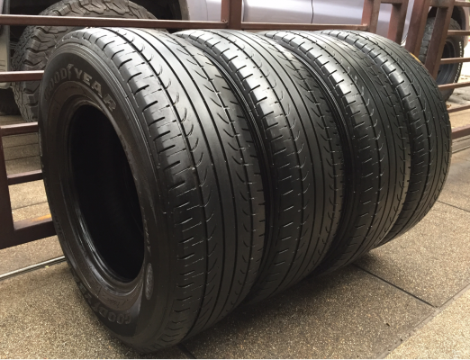 ยาง Goodyear 215 70 15 ปี16 ดอกเยอะ ไม่มีปะ ราคาไม่แพง