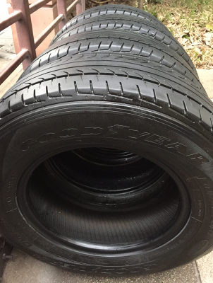 ยาง Goodyear 215 70 15 กลางปี15 ดอกเยอะ ไม่มีปะ ราคาไม่แพง ยาง Goodyear 215 70 15 กลางปี15 ดอกเยอะ ไม่มีปะ ราคาไม่แพง