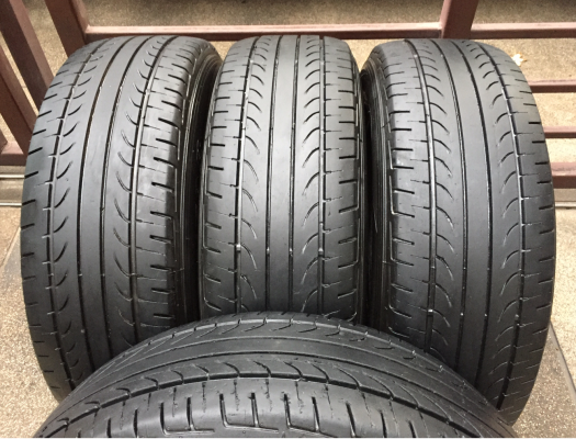 ยาง Goodyear 215 70 15 กลางปี15 ดอกเยอะ ไม่มีปะ ราคาไม่แพง ยาง Goodyear 215 70 15 กลางปี15 ดอกเยอะ ไม่มีปะ ราคาไม่แพง
