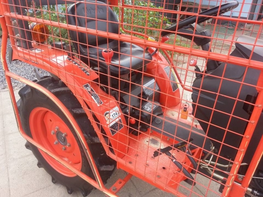 คูโบต้า B214O 4 WD พร้อมโครงกันอ้อย เดิมๆโรงงาน ทำงาน 287 ชั่วโมง