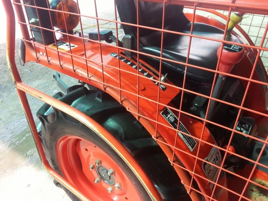 คูโบต้า B214O 4 WD พร้อมโครงกันอ้อย เดิมๆโรงงาน ทำงาน 287 ชั่วโมง